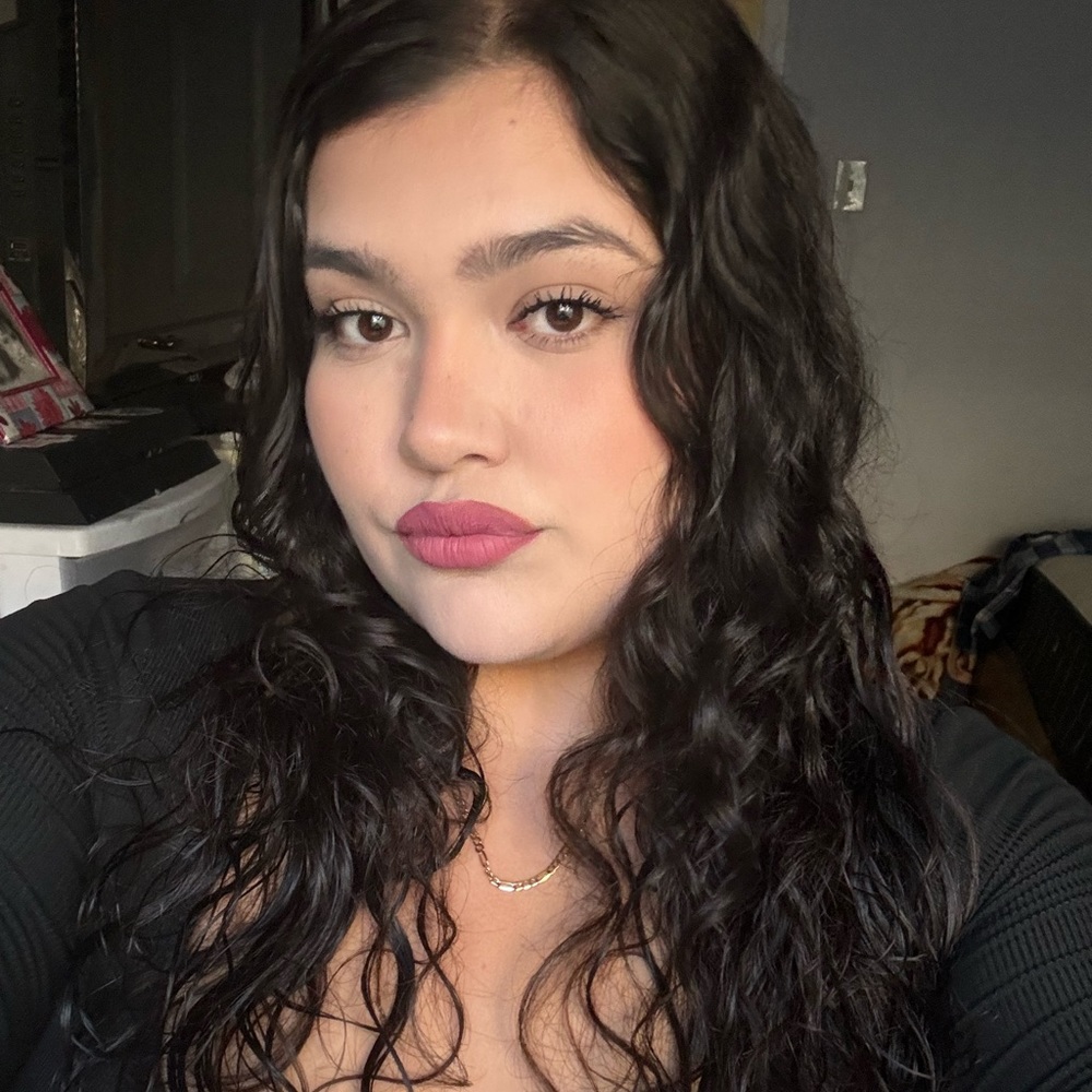 Meet your Posher, Felicity